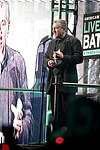 NEW YORK - MAY 8:Robert DiNiro introducing Bono  at the American Express &quotLive At The Battery" Concert during the 2004 Tribeca Film Festival May 8, 2004 in New York City. <br>  (Photo by Rob Rich/Getty Images) 