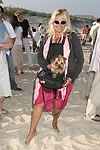 Robin Byrd and Ohm at the annual Hamptons Clambake at Flying Point Beach in Watermill on 7-11-04<br>photo by Rob Rich copyright 2004 516-676-3939 robwayne1@aol.com