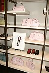  at Swinging Saturday at Cole Haan in Easthampton on 8-14-04.  photo by Rob Rich copyright 2004 516-676-3939  robwayne1@aol.com